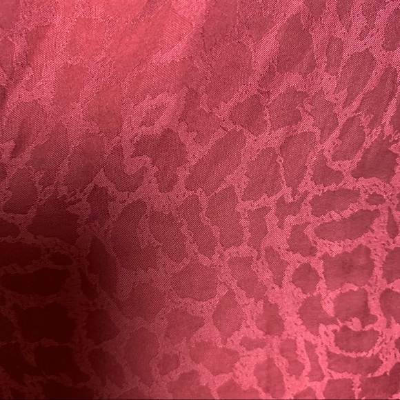 H&M Silky L/S Button Up Red Animal Print Top Sz 6 - Picture 7 of 13